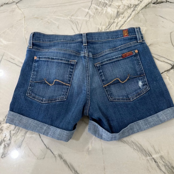 7 Seven for All Mankind Denim Medium Wash Shorts Size 27 - Picture 2 of 3